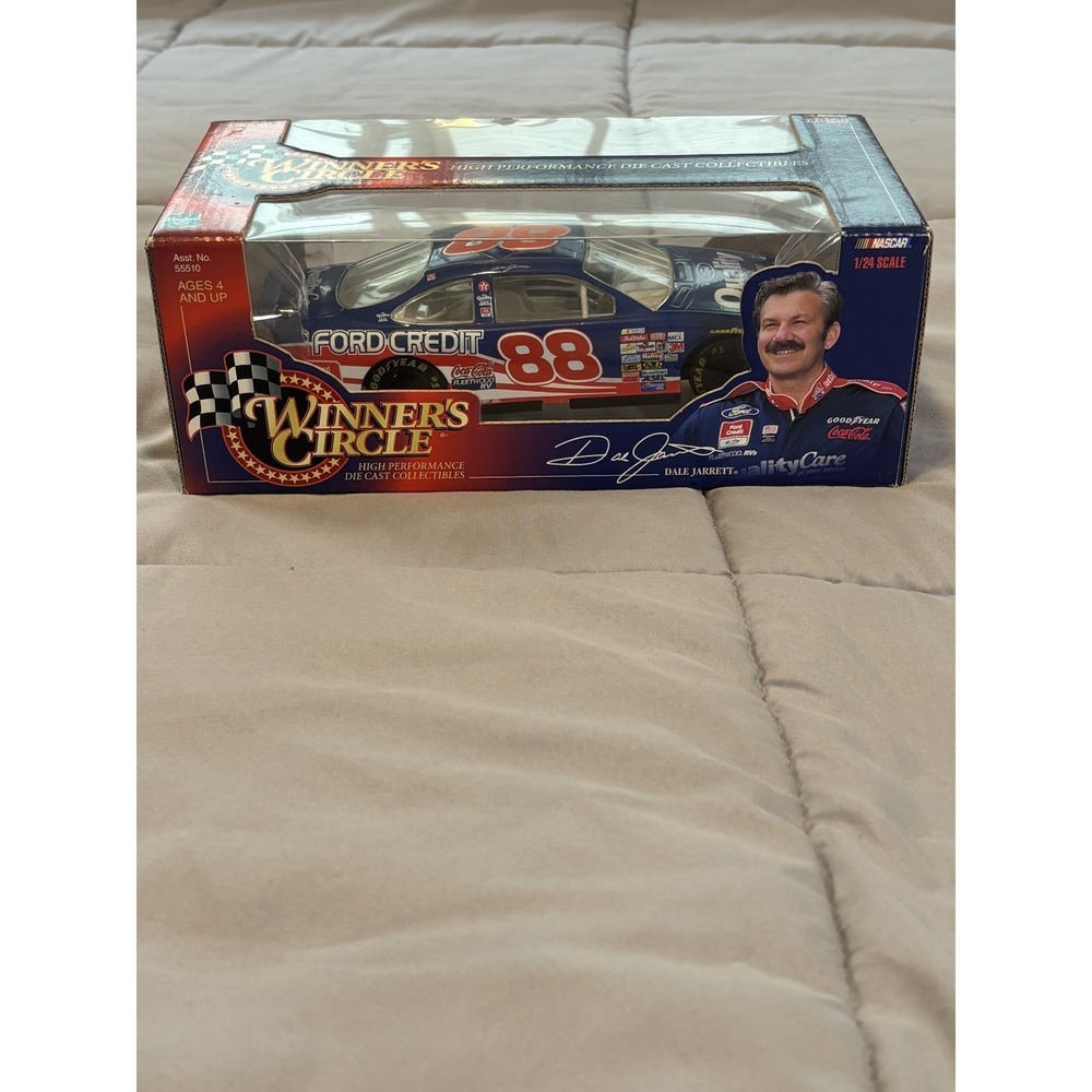 Winners Circle Die Cast 1:24 Collectible, Dale Jarrett #88 NIB